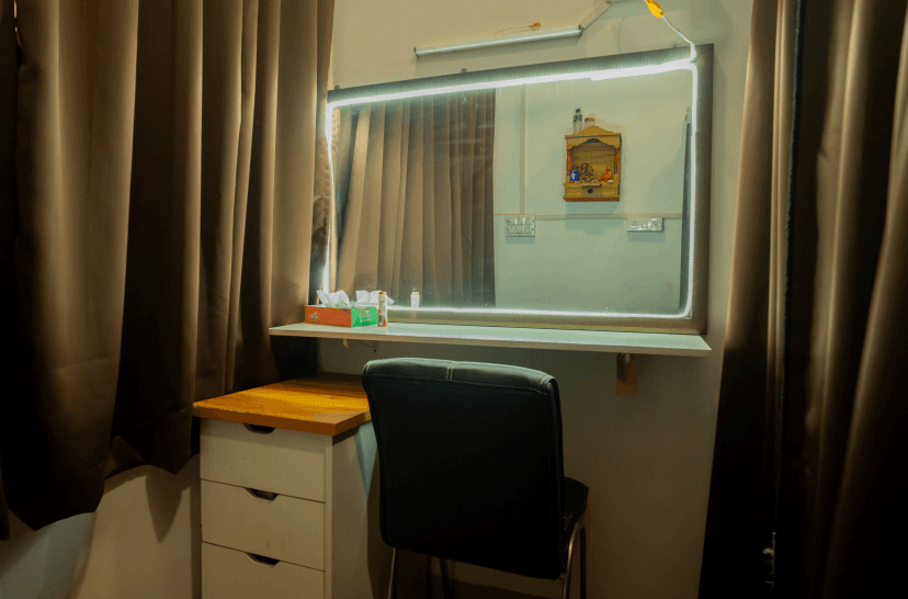 Glam Atelier (Makeup Room)